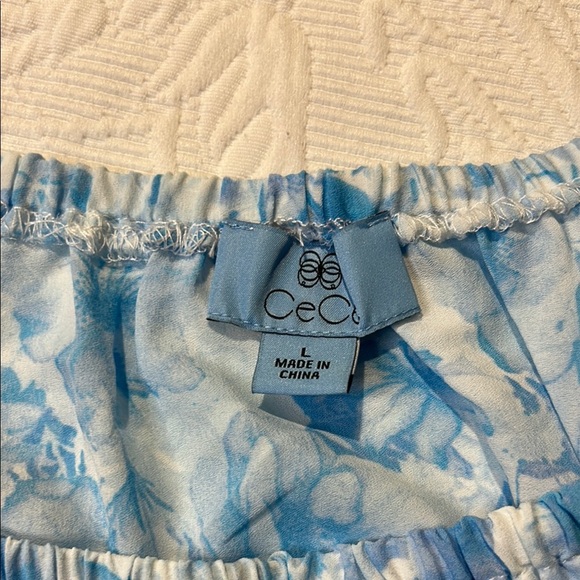 Floral Off-Shoulder Blouse - Blue and White. NWT. Size Large - Picture 7 of 12